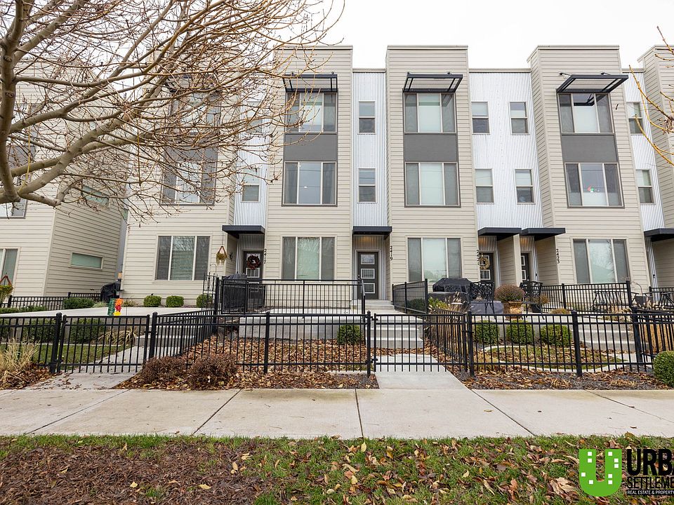 1st image of 2419 W Bridge Ave