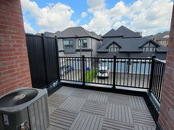 3305 6th Line, Oakville, ON L6H 0Z6