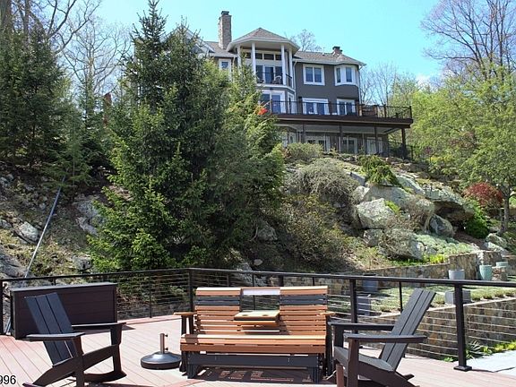 2nd image of 9 Cox Ln