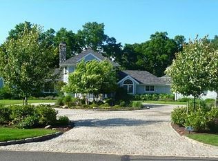 36 Barclay Dr, Sag Harbor, NY 11963