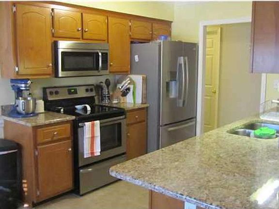 3rd image of 5142 Southern Oaks Trl