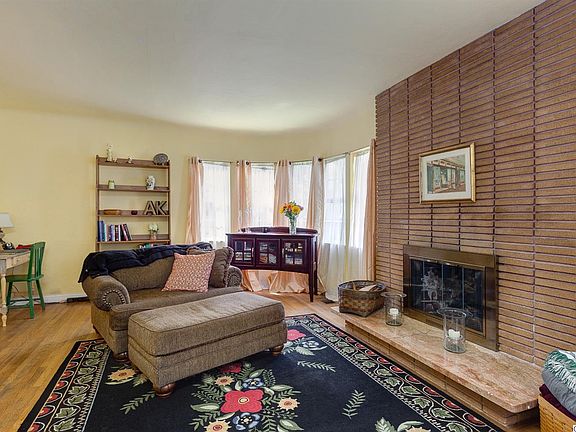 5th image of 610 S Orchard Dr