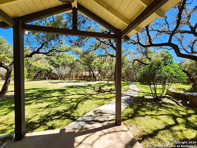 2 bed, 3.0 bath, 3000 sqft, $4,500 — Photo 3