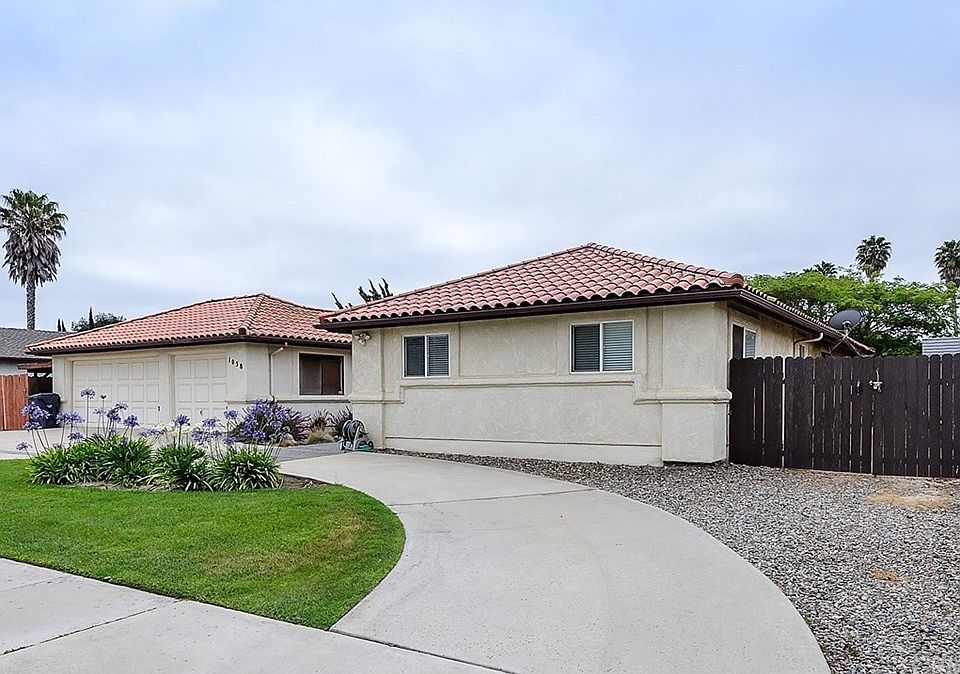 1st image of 1058 Clubhouse Dr