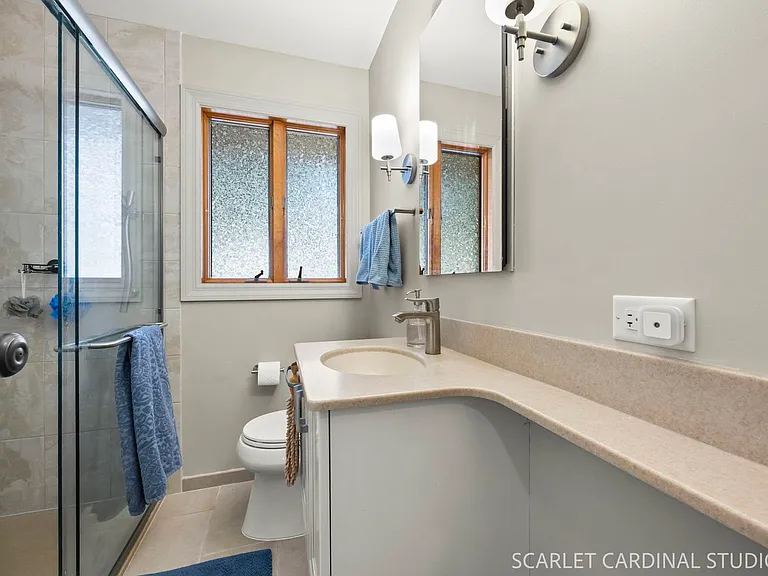 363 Marion Ave — Photo 12