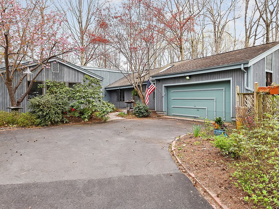 1st image of 6290 Occoquan Forest Dr