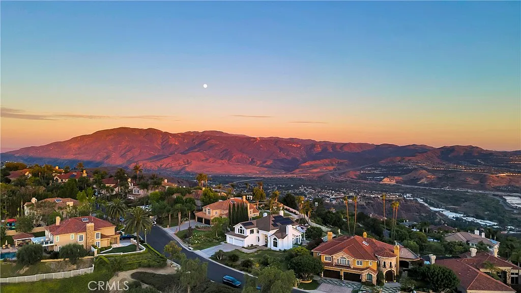 4855 Green Crest Dr photo 1