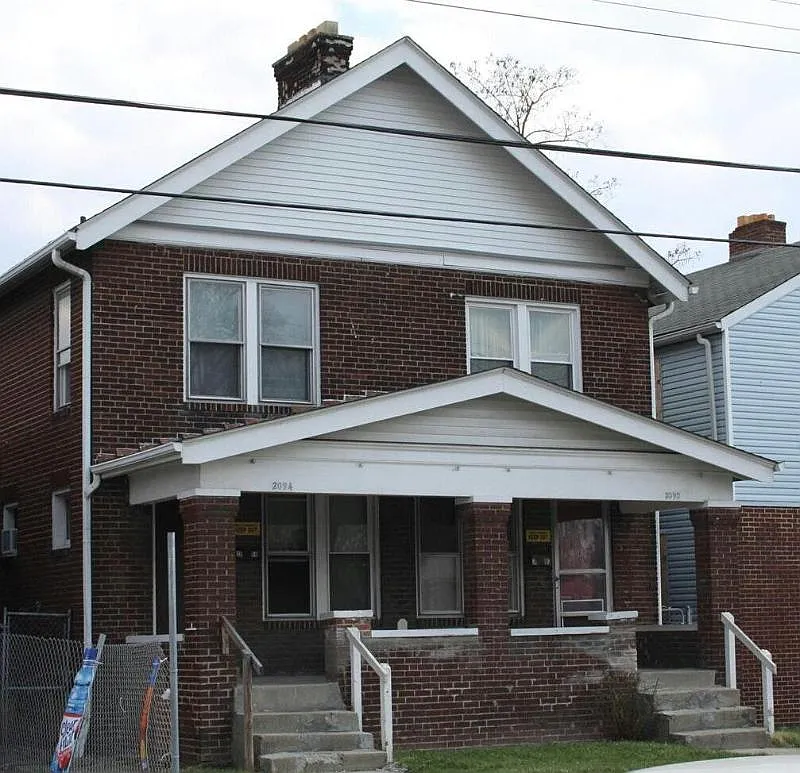 3 bed, 1100 sqft, $1,300 — Photo 1