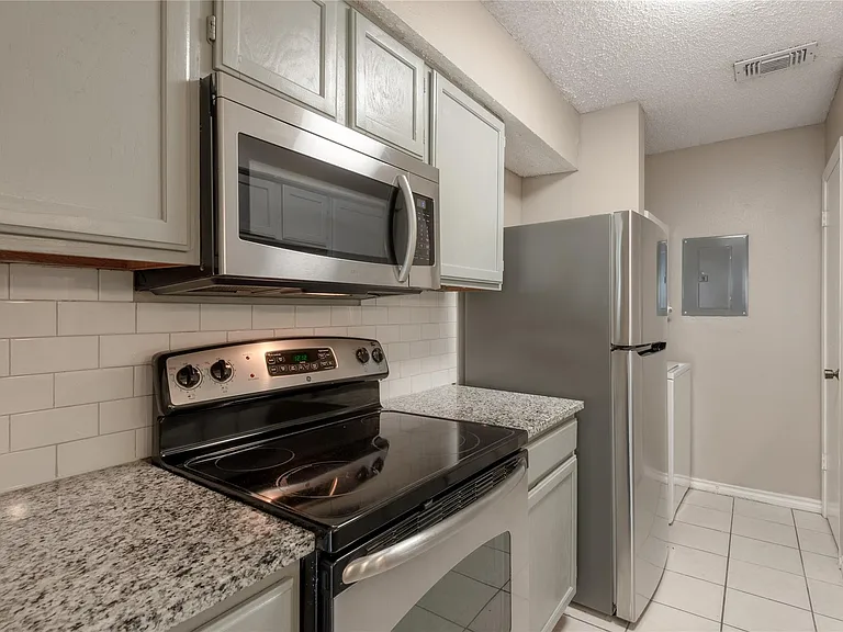 1228 Avenue O #H — Photo 11