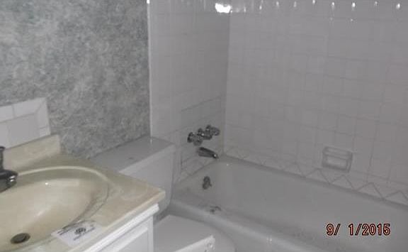 5th image of 4204 Roswell Ave