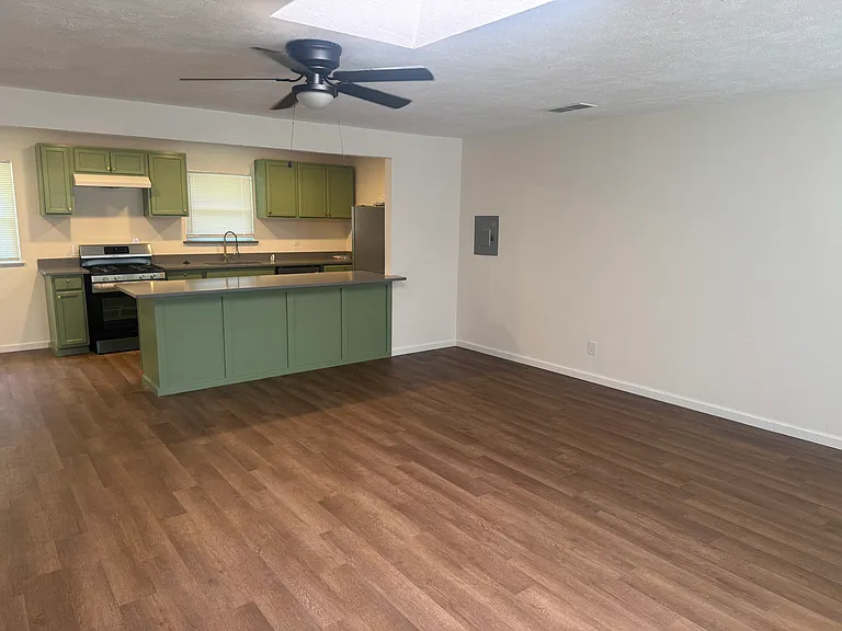 5637 Comer Dr — Photo 5