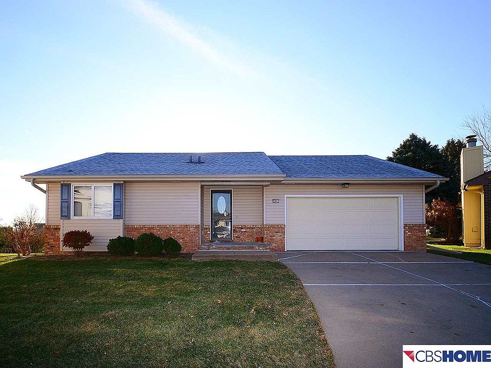 1st image of 2831 S 160th Ct