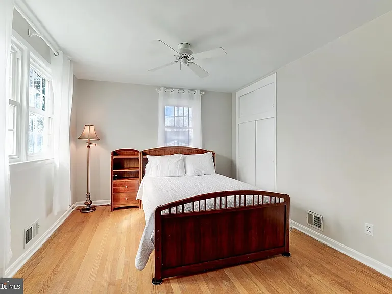 15010 Ulderic Dr — Photo 35