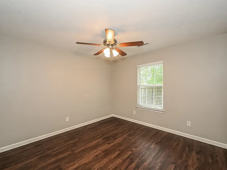 222 Hermitage Dr — Photo 14
