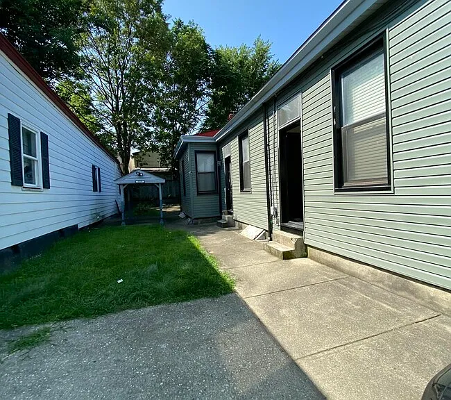 319 Pershing Ave — Photo 12