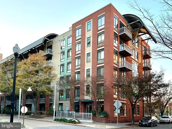 1200 N Hartford St APT 601, Arlington, VA 22201