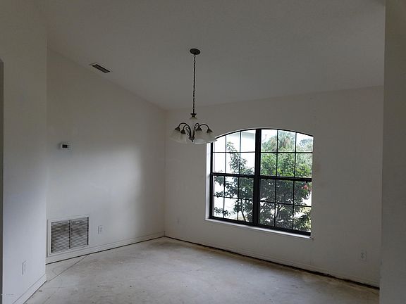 2nd image of 3280 Fresno Ave SE