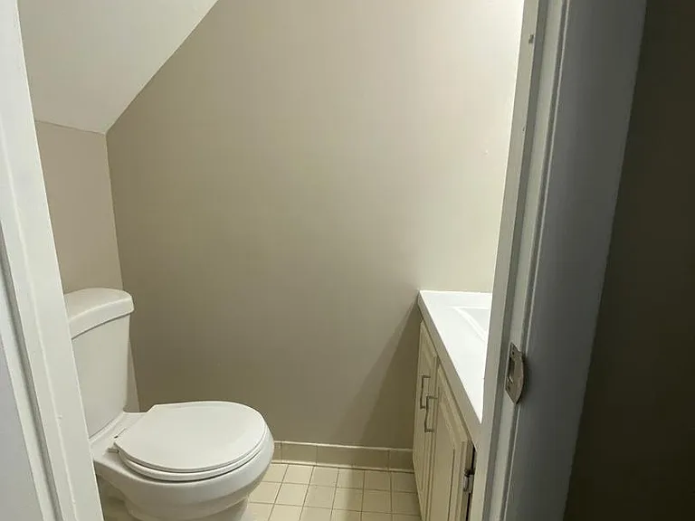 254 Hampshire Dr — Photo 12