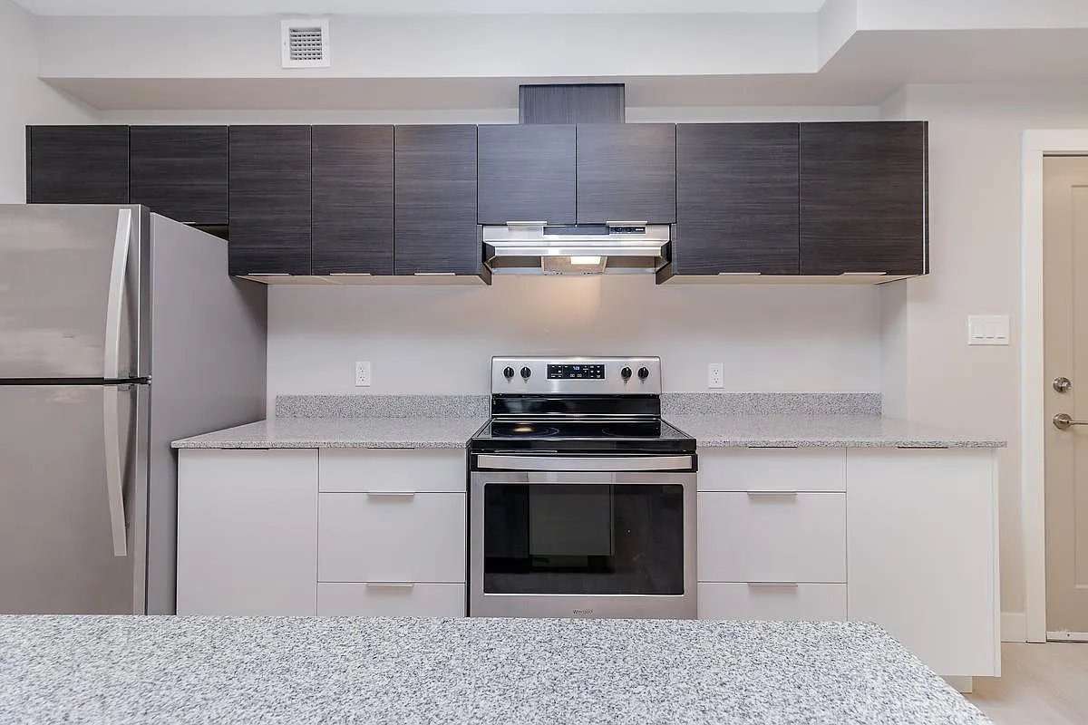 Arbutus Apartments — Photo 4