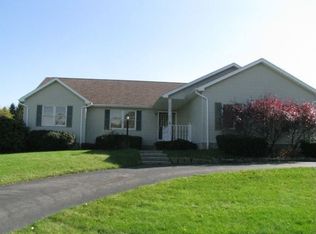 973 Nantucket Dr, Hermitage, PA 16148