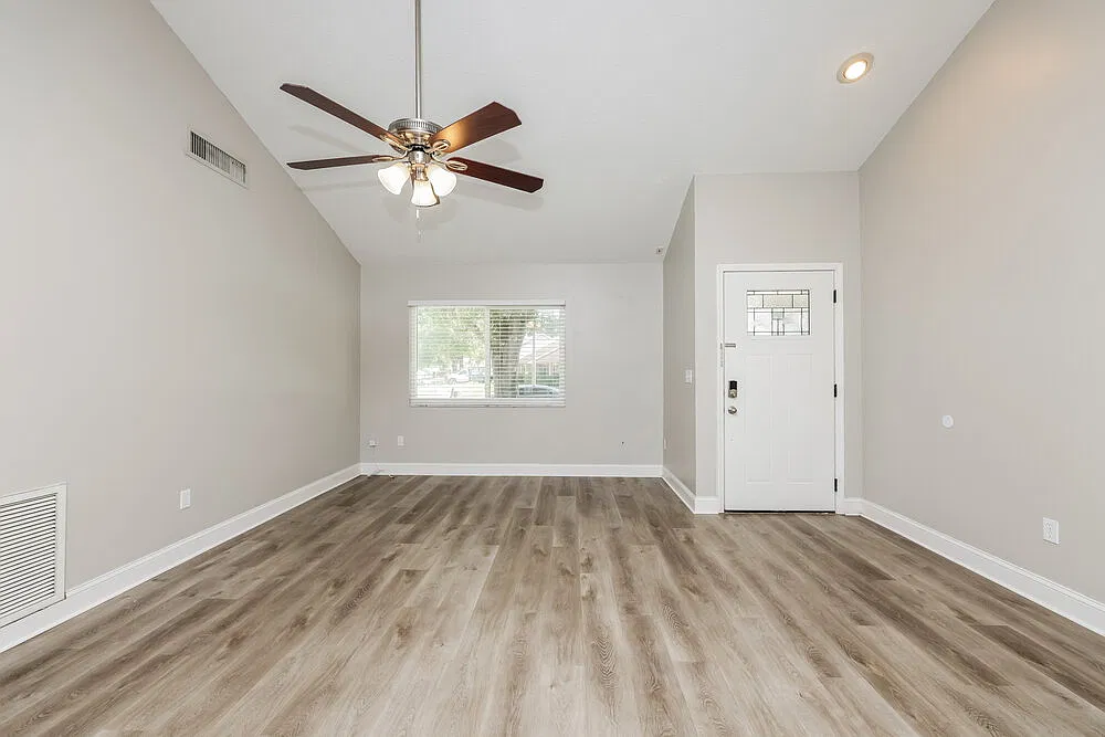 2 bed, 2.0 bath, 1094 sqft, $1,840 — Photo 4