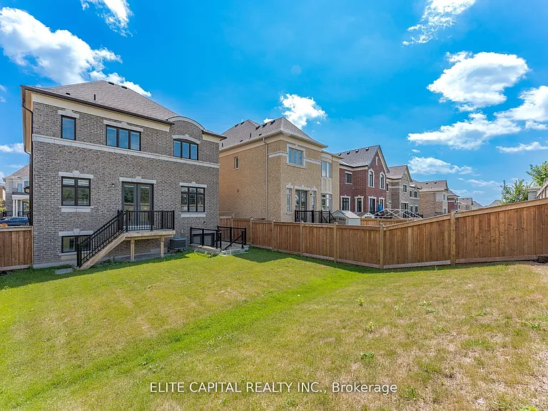 242 Touch Gold Cres — Photo 5