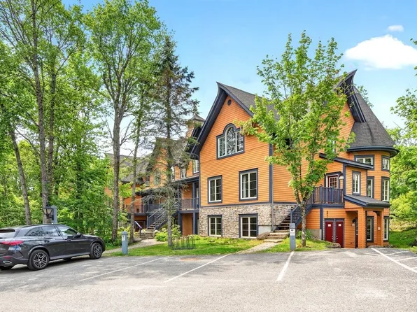 106 Chemin Des Quatre Sommets #2, Mont Tremblant, QC J8E 1C6