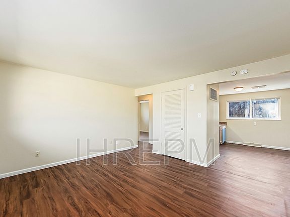 4th image of 2277 Holt Ave APT B