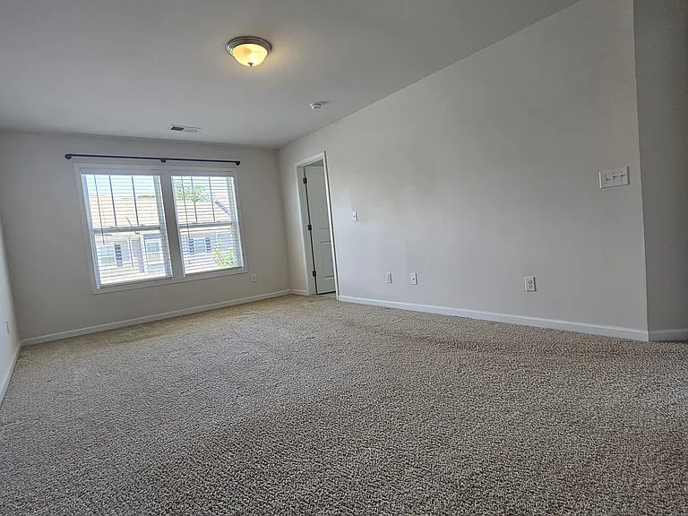422 Yellow Fox Rd — Photo 17