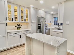 3800 Green Ridge Ct APT 201, Fairfax, VA 22033