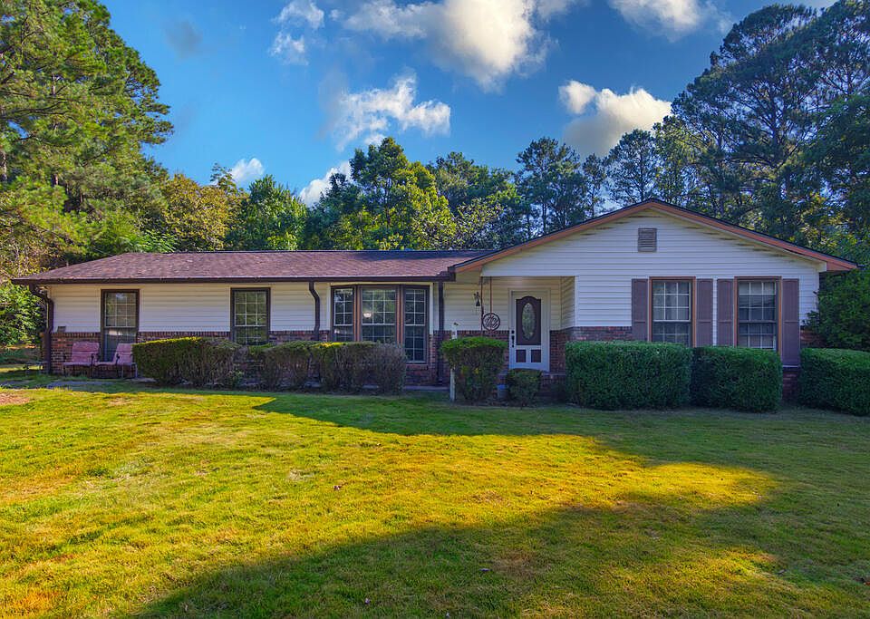 1st image of 166 Winchester Dr