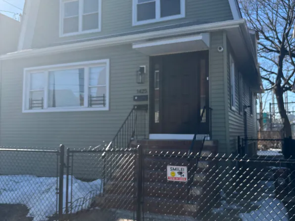 1425 Pearl St, Far Rockaway, NY