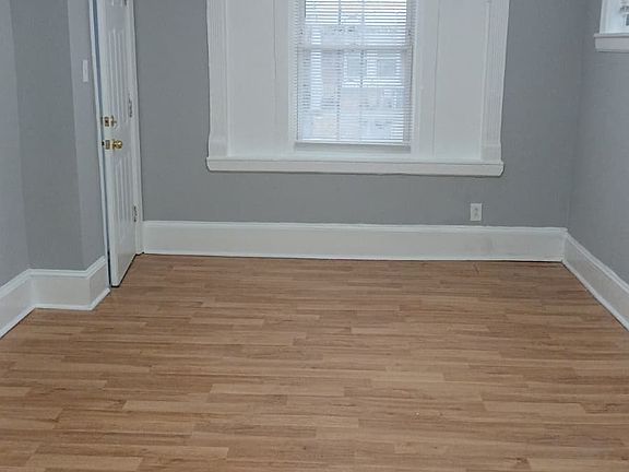 4th image of 5023 N Warnock St Floor 1