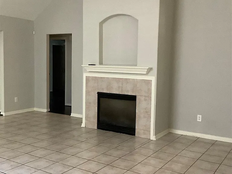 18215 Major Glen Cir — Photo 8
