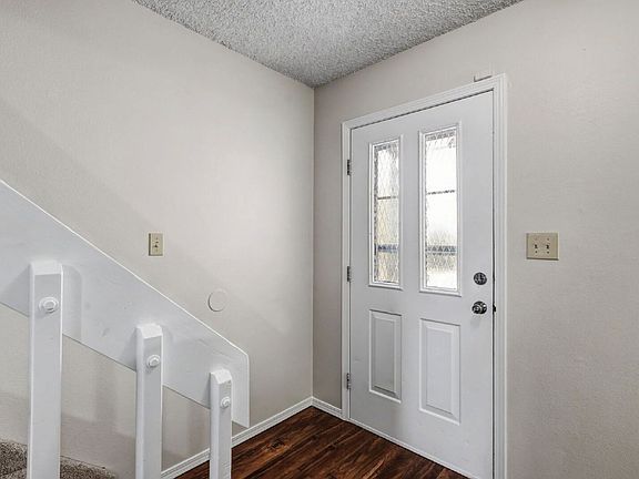 4th image of 2315 Lexington Village Ln