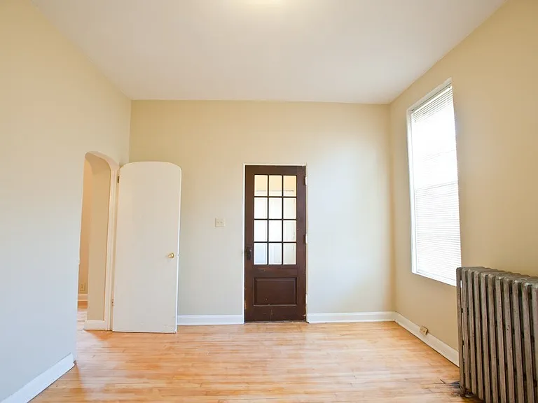 1 Bd/1ba W Heat Near Brady Half Off First Month — Photo 20