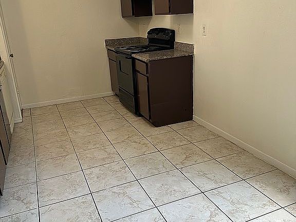 5th image of 2506 Morewood Dr