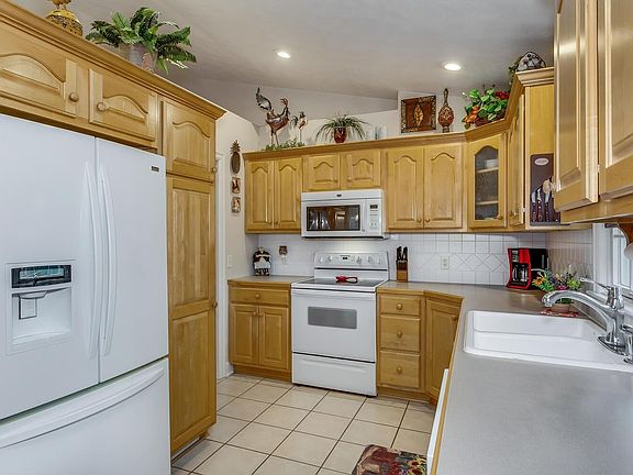 5th image of 606 E 41st Ave