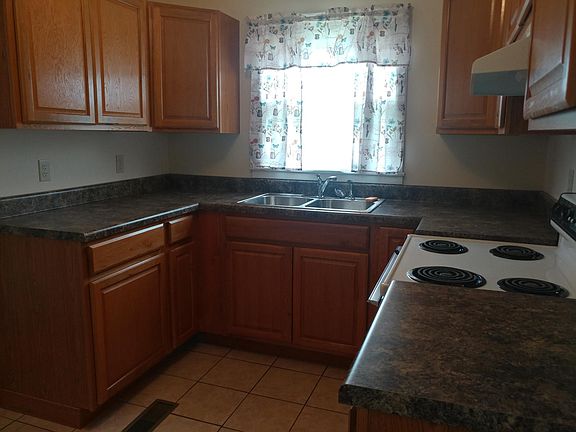 3rd image of 2208 Lloyd Ave
