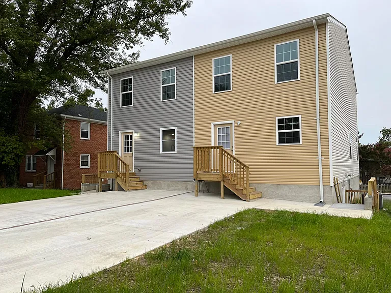 1002 E Cold Spring Ln — Photo 10