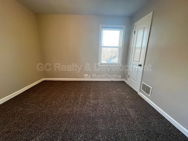 9121 S Utica Ave — Photo 17