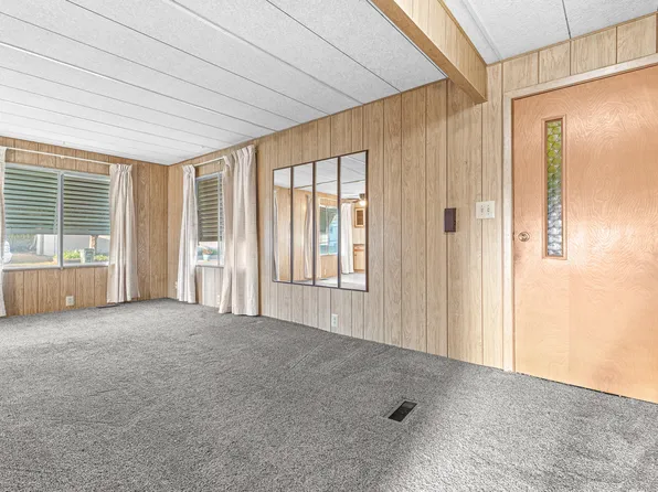 421 Stevens Rd Unit 21, Eagle Point, OR 97524