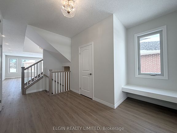 5th image of 258 Renaissance Dr