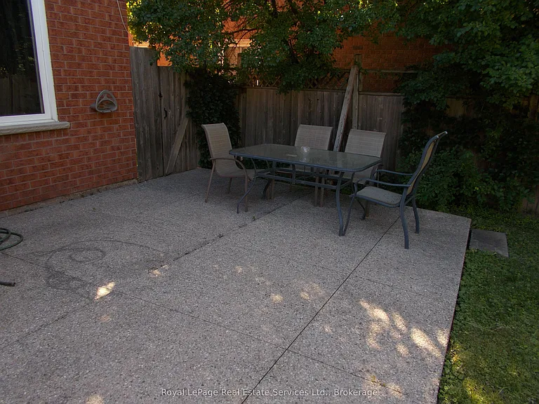 2208 Golden Briar Trl — Photo 15