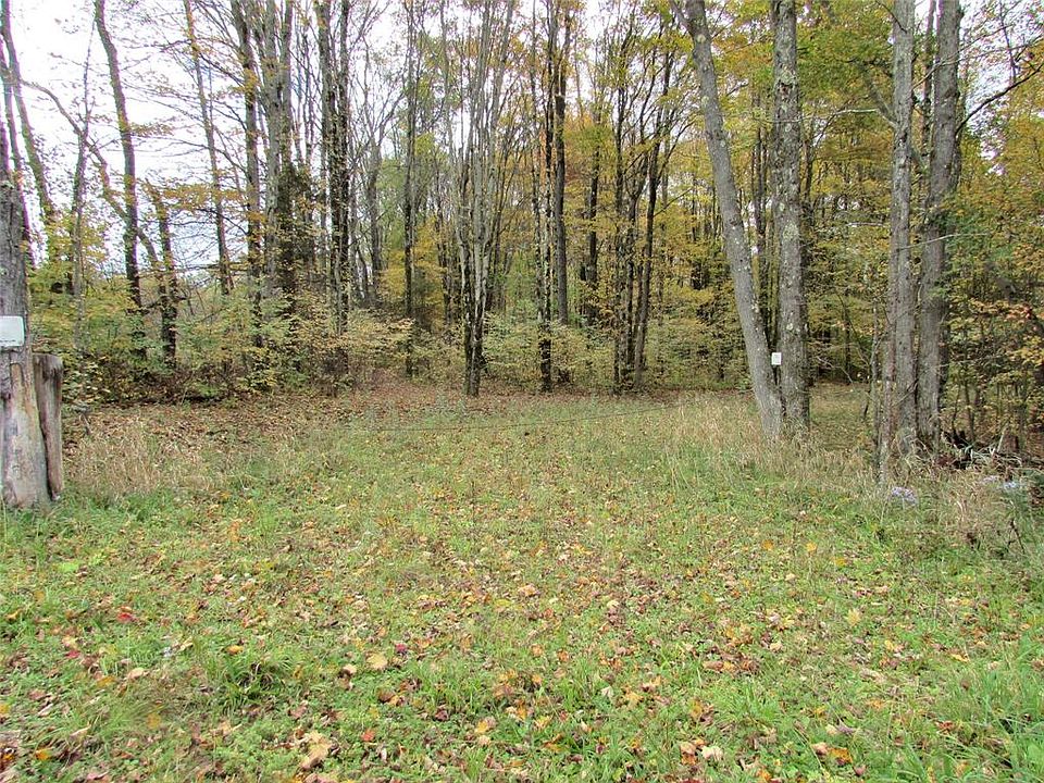 2nd image of 84 Echo Lake Rd