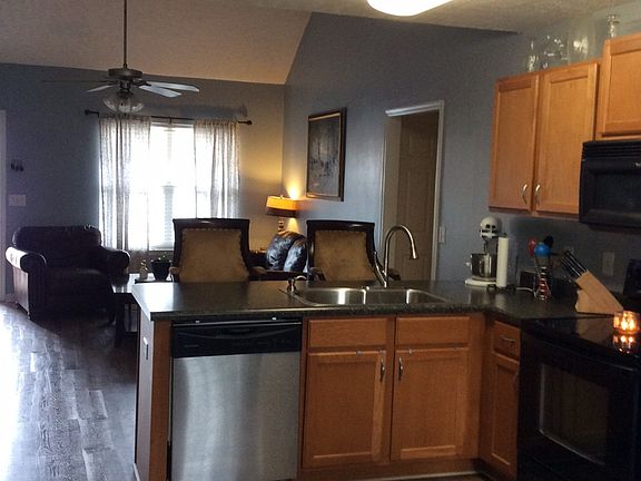 3rd image of 1403 Sunray Dr