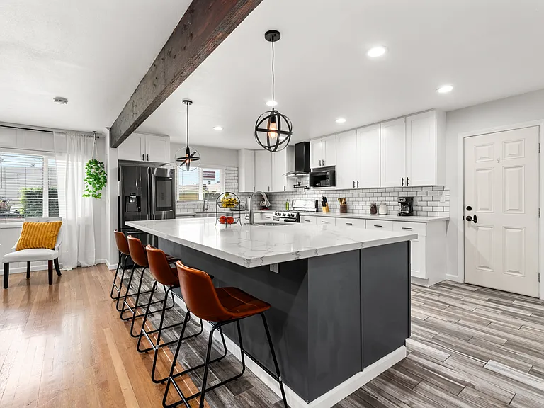 15015 Lindhall Way — Photo 1