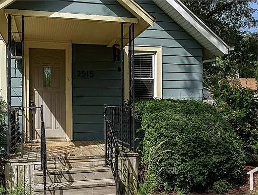 3 bed, 1247 sqft, $1,700 — Photo 2