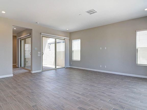 3rd image of 5118 E HARTFORD Avenue