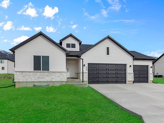 Finished home photos are representational images only. See sales agent for details.